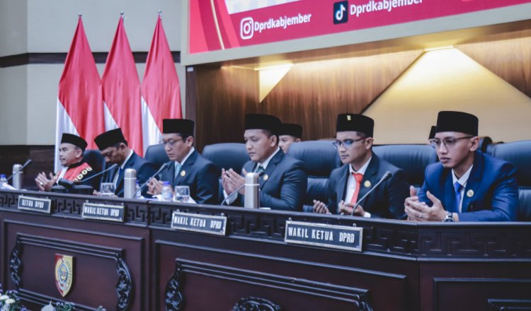 Pelantikan empat pemimpin DPRD Jember. (Foto: Istimewa)