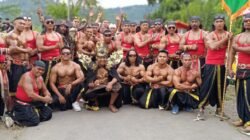 Peserta karnaval budaya di Desa Sidomulyo foto bersama. (Foto: Teamwork)