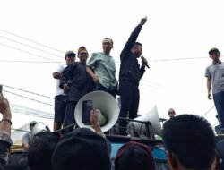 Warga Geruduk KPU Jember, Minta Pecat Penyelenggara Pemilu yang Tidak Netral