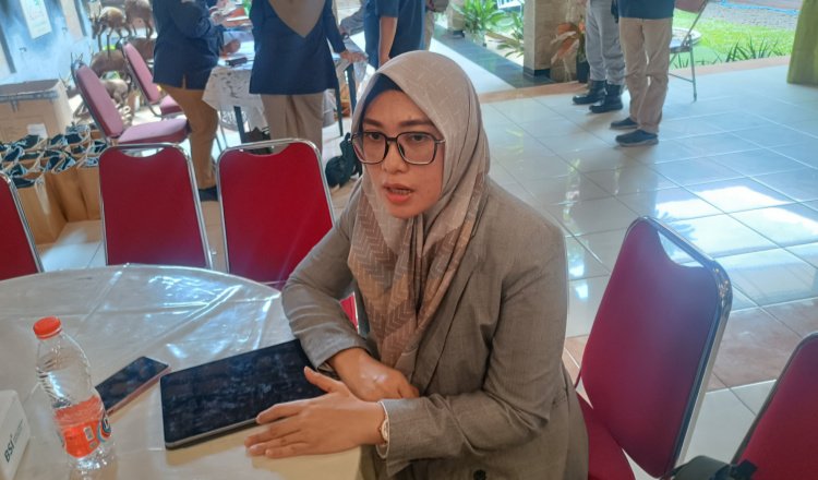 Ketua KPU Jember diwawancarai awak media, Selasa (5/11/2024). (Foto: Zainul Hasan)