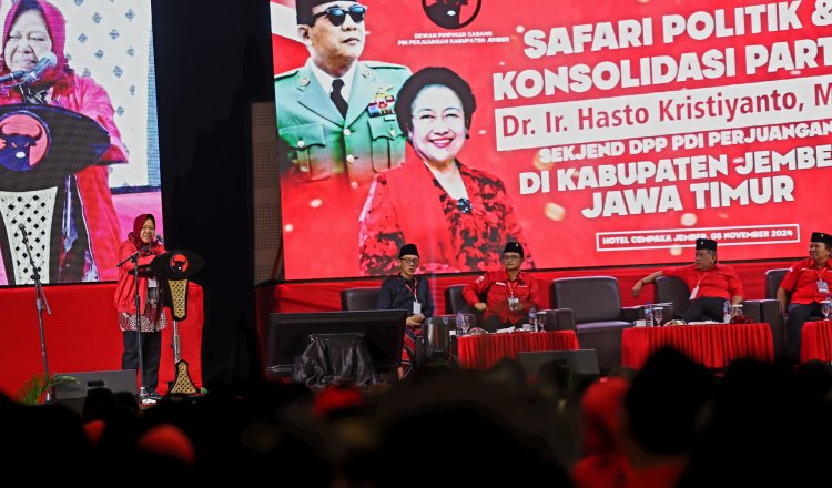 Risma berpidato dalam Safari Politik dan Konsolidasi Pemilu 2024 di Kabupaten Jember, Selasa (5/10/2024), (Foto: Istimewa)