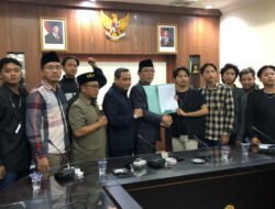 Warga Geruduk DPRD Jember, Minta Pansus Pilkada Tegas Atasi Masalah Pemilu
