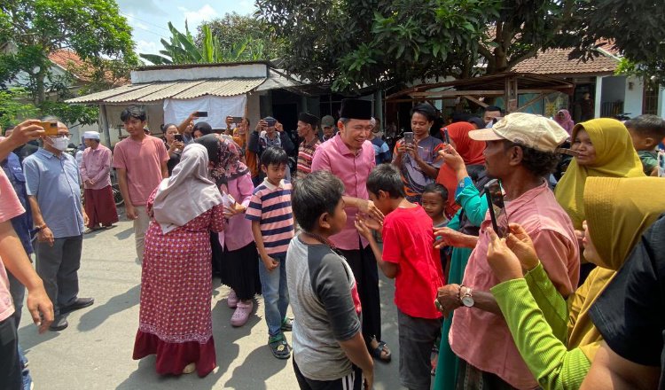 Gus Fawait menyapa warga. (Foto: Istimewa)