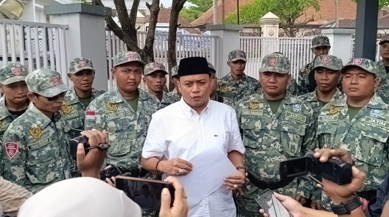 Ayub Junaidi diwawancarai media, Selasa (12/11/2024). (Foto: Zainul Hasan)