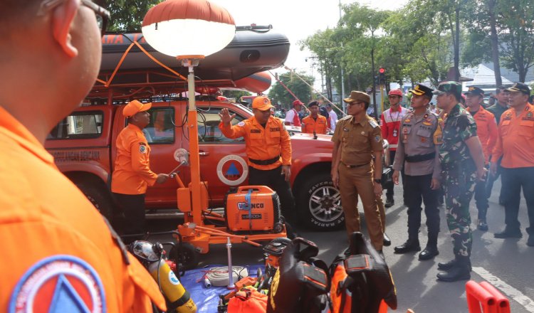 Personel gabungan dari unsur BPBD, TNI, dan anggota Polres Tulungagung siap siaga antisipasi bencana. (Foto: Istimewa)