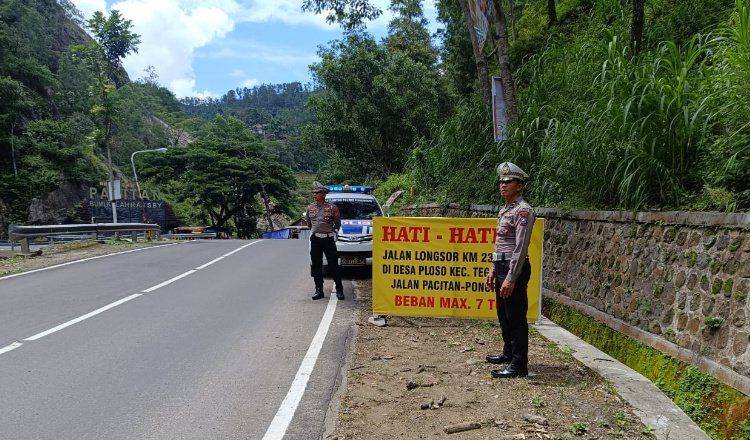 Polres Ponorogo survei jalur lalu lintas di perbatasan. (Foto: Istimewa)