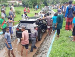 Mobil Honda Mobilio Nyemplung ke Sungai di Tenggir Situbondo, Ini Sebabnya