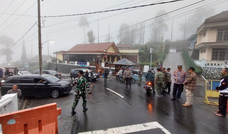 Polres Probolinggo dan pihak terkait melakukan pengamanan di kawasan wisata gunung Bromo, Rabu (29/1/2025). (Foto: Istimewa)