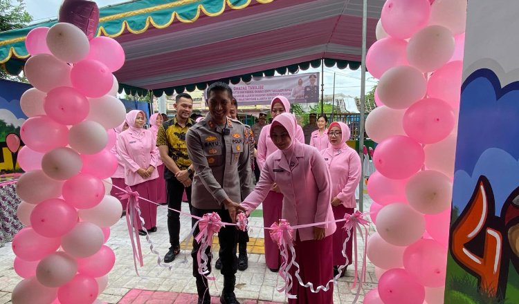 Kapolres Jember meresmikan renovasi TK Kemala Bhayangkari 32 Mayang, Jumat (31/1/2025). (Foto: Humas Polres Jember)
