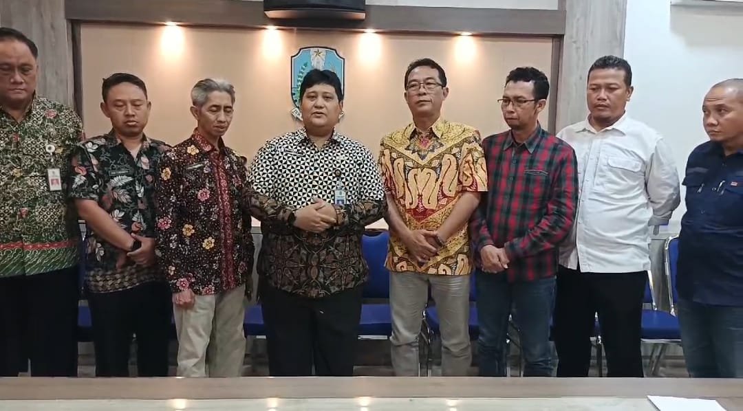 Komisi C DPRD Jember bersama Kabid Pembangunan dan Peningkatan Dinas PU Bina Marga Provinsi Jatim, Jumat (10/1/2025). (Foto: Istimewa)