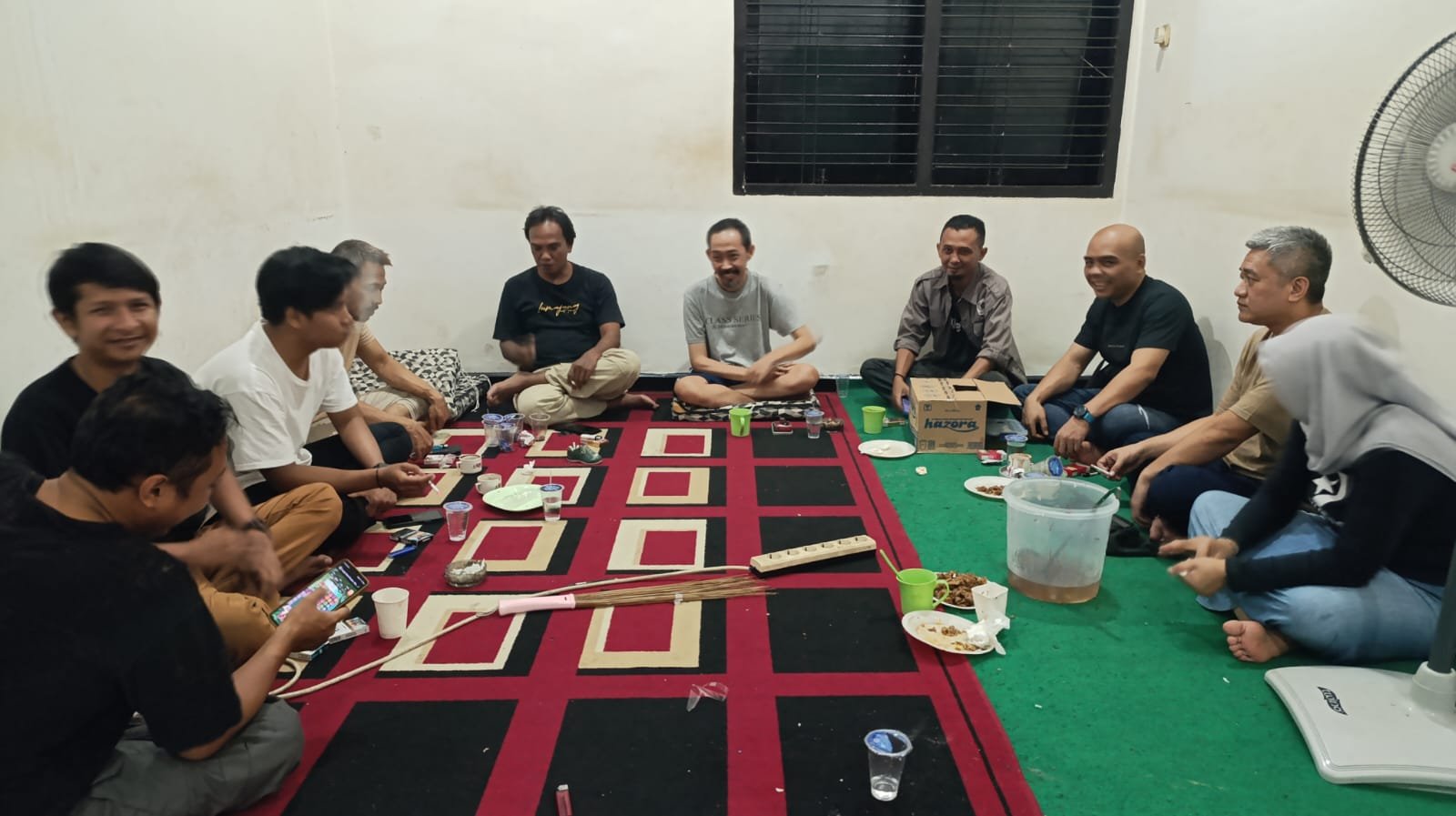 Pengurus PWI Jember usai doa bersama, Rabu (12/2/2025). (Foto: Teamwork)