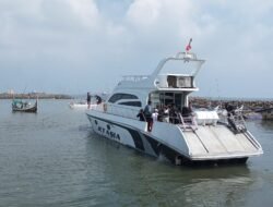 Tim Balad Grup serta Pengusaha China dan Singapura Tinjau Lokasi Keramba Lobster di Kangean Madura