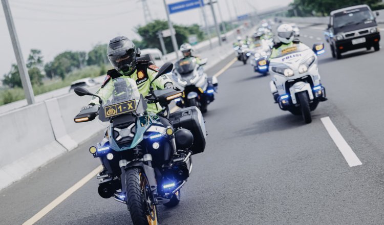 Polda Jatim patroli jarak jauh menggunakan motor. (Foto: Istimewa)