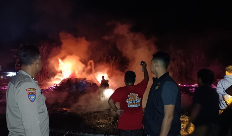 Gudang PTPN I Regional 4 di Jember Terbakar, Selasa (4/2/2025). (Foto: Istimewa)