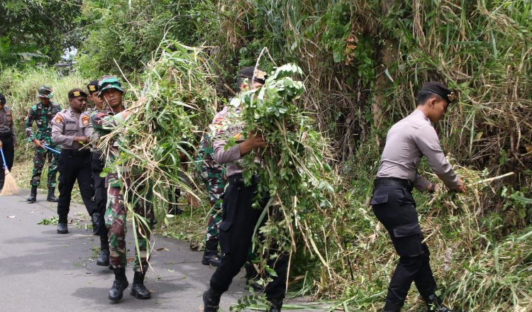 TNI-POLRI Malang kompak gelar Baksos. (Foto: Istimewa)