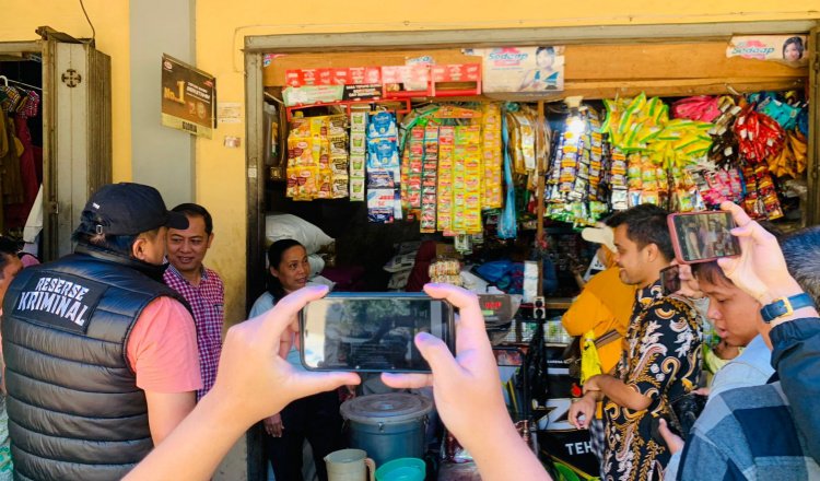 Satgas Pangan Polres Probolinggo sidak salah satu toko. (Foto: Istimewa)