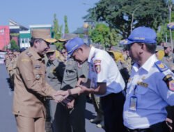 Satu Janji Dibayar Lunas! Gus Fawait Langsung ke Pasar Tanjung untuk Turunkan Retribusi di Hari Pertama Kerja