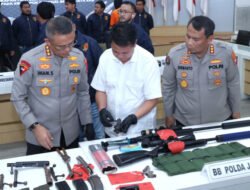Polda Jatim Gagalkan Penyelundupan Berbagai Jenis Senjata Api ke KKB Papua