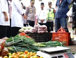 Bupati Banyuwangi Pantau Harga Bahan Pokok, Cabai Turun Drastis di Pasar Blambangan
