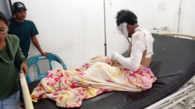 Korban ledakan bubuk mercon dirawat di rumah sakit terdekat. (Foto: Istimewa)