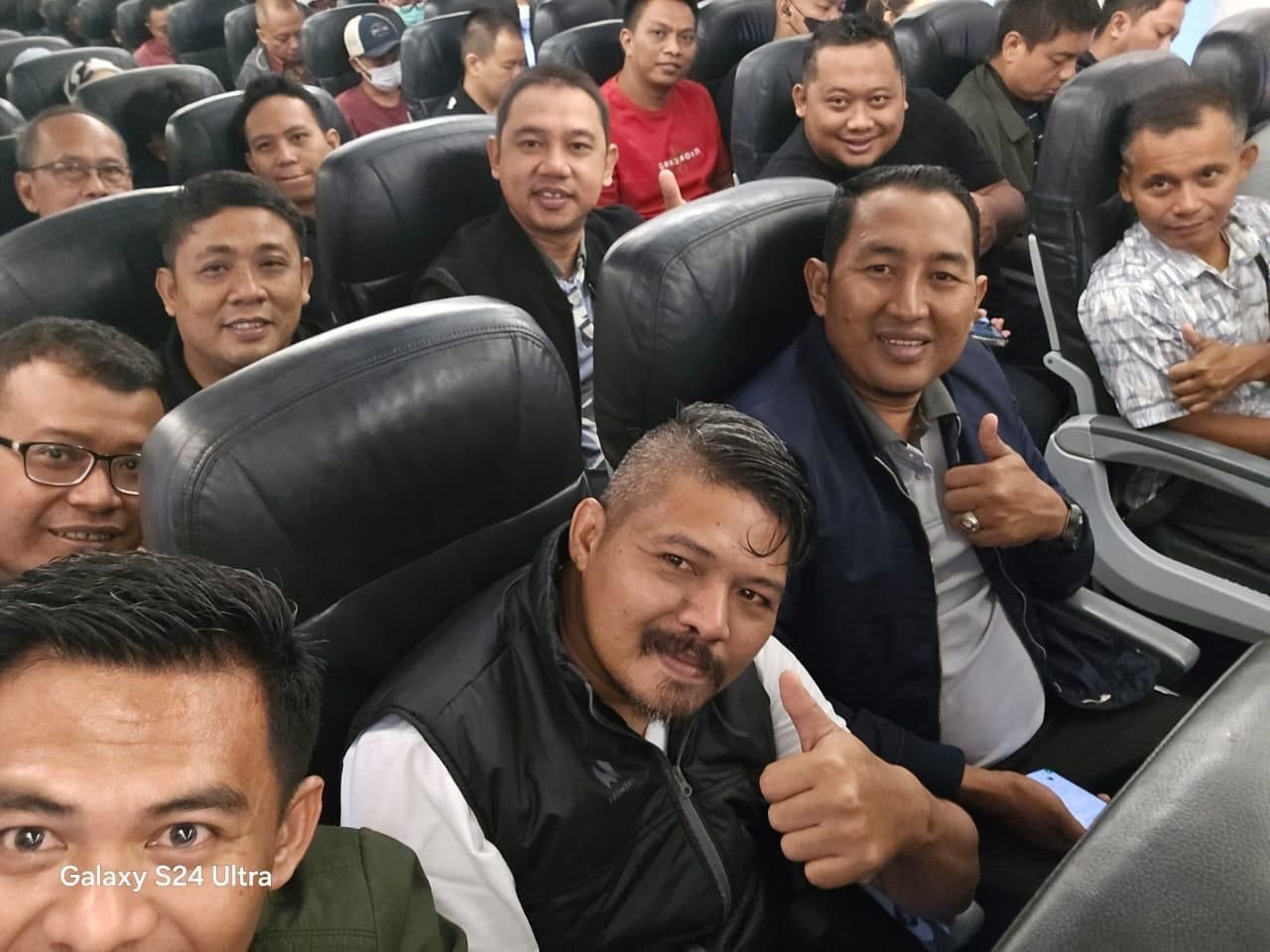 Tim Balad Grup berangkat ke Kantor Direktur Rumput Laut Ditjend Perikanan Budidaya Kementerian Kelautan dan Perikanan. (Foto: Istimewa)