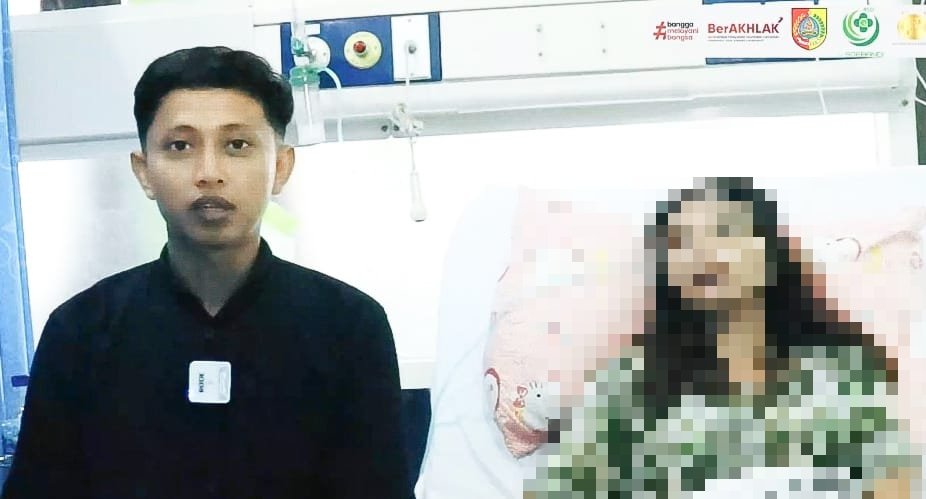 Warga Jember berobat gratis di RSD dr Soebandi Melalui UHC, Selasa (1/4/2025). (Foto: Diskominfo Jember)