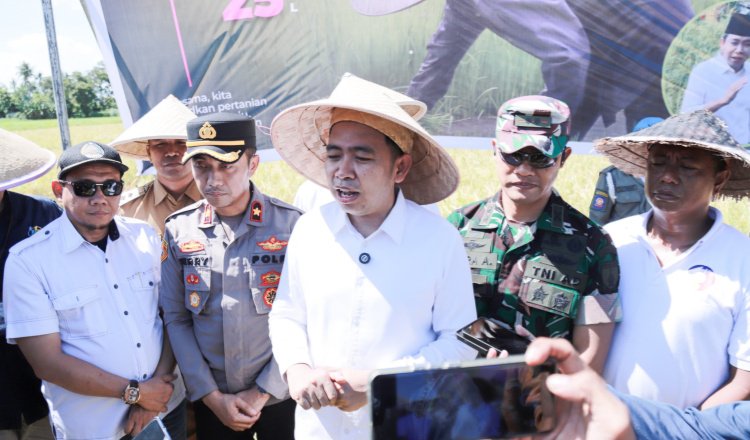 Gus Fawait diwawancarai media, Senin (7/4/2025). (Foto: Diskominfo Jember)