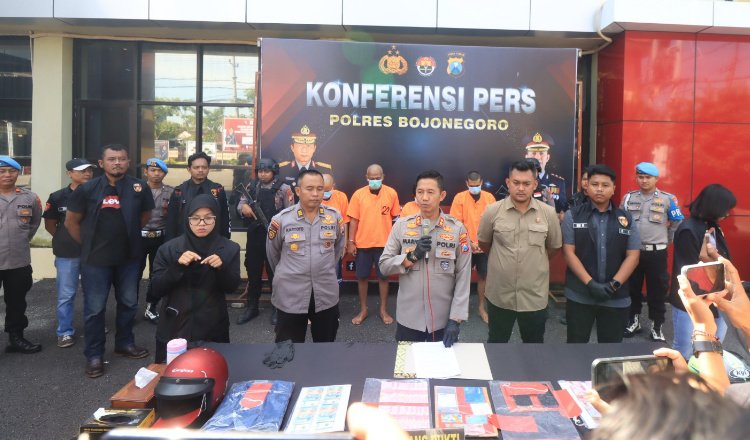 Konferensi pers di Mapolres Bojonegoro, Kamis (24/4/2025). (Foto: Humas Polres)