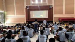 WBP Rutan Kelas IIB Situbondo Nobar film bareng. (Foto: Humas Rutan Kelas IIB Situbondo)