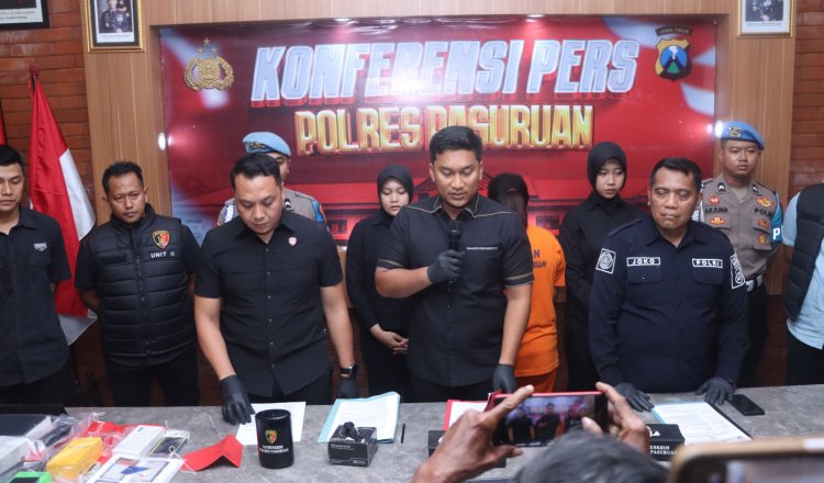 Konferensi pers ungkap kasus penipuan berkedok pinjol, Senin (6/5/2025). (Foto: Humas Polres)