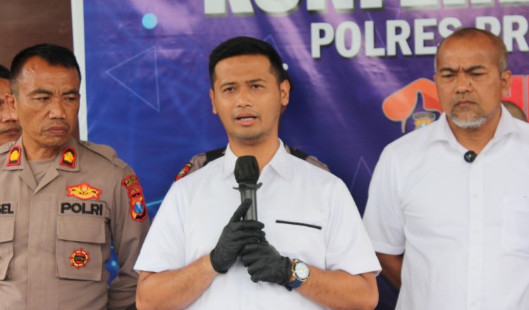 Kasatreskrim Polres Probolinggo memberikan keterangan resmi terkait kasus Curanmor, Selasa (13/5/2025). (Foto: Humas Polres)