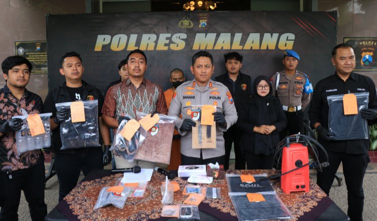 Konferensi pers di Mapolres Malang, Jumat (23/5/2025). (Foto: Humas Polres)