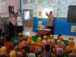 Polsek Arjasa Gelar Sosialisasi “Polisi Sahabat Anak” di TK Theo Broma