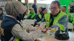 Para ojol periksa kesehatan gratis di Mapolresta Malang. (Foto: Humas Polres)