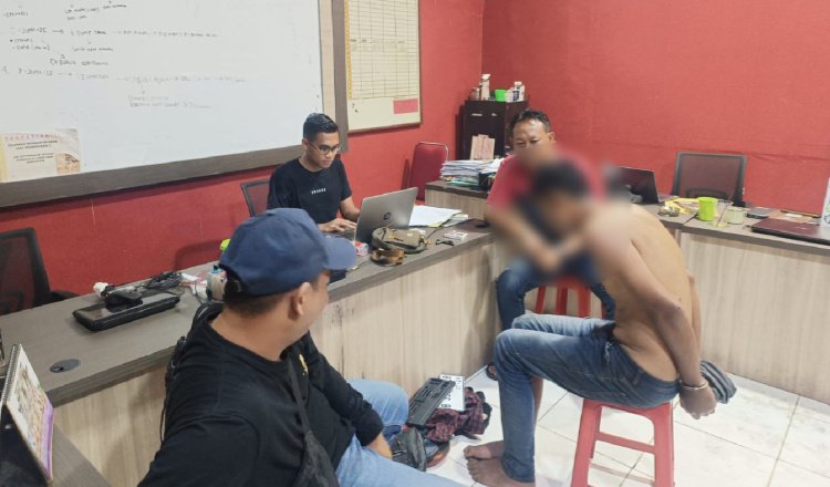 Maling motor Tiris Probolinggo saat diinterogasi polisi. (Foto: Humas Polres Situbondo)