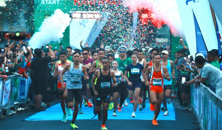 Para peserta start dalam ajang East Java Running Fest, Minggu (22/6/2025). (Foto: Humas Polres)