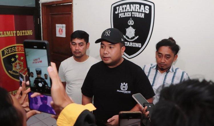 Kasatreskrim Polres Tuban diwawancarai media, Senin (23/6/2025). (Foto: Humas Polres)