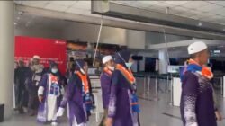 Pesawat Jemaah Haji Jember Kloter 33 Mendarat Darurat di Kualanamu, Semua Jemaah Selamat!