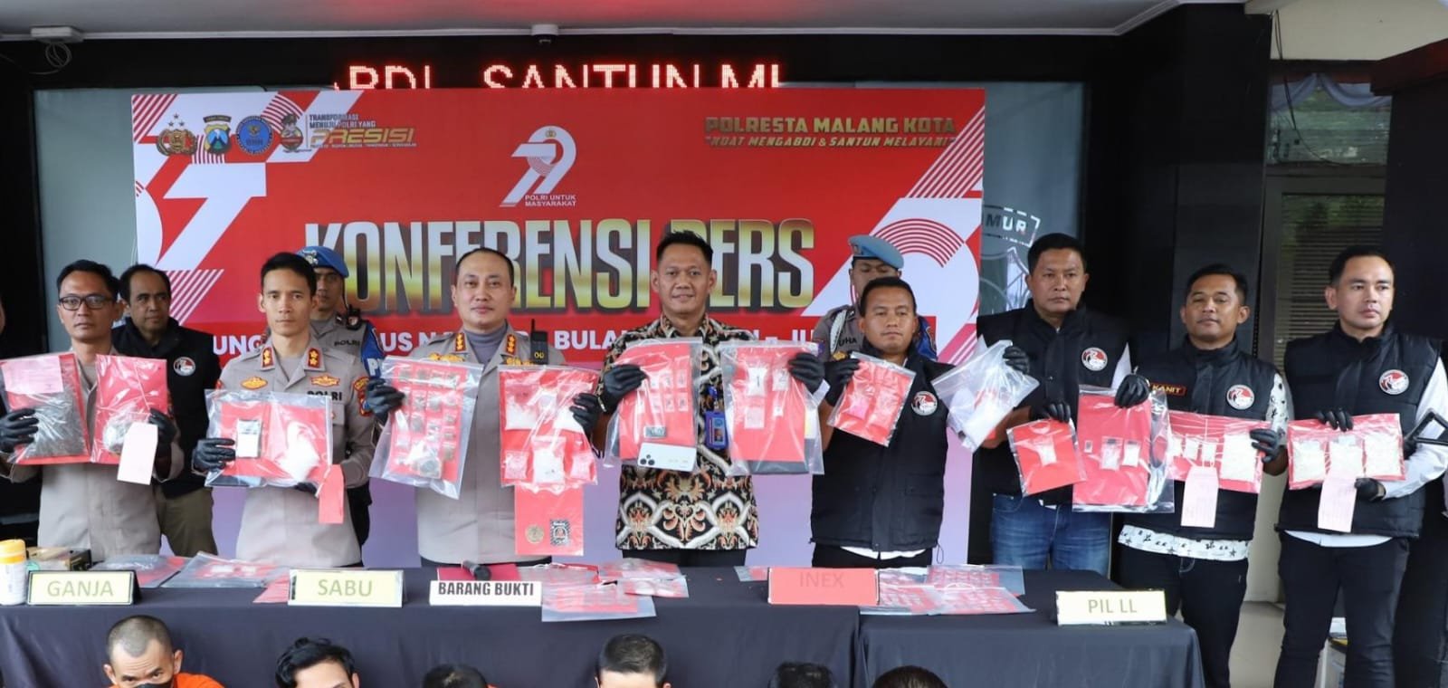 Konferensi pers di Mapolres Malang: Ungkap kasus narkotika. (Foto: Humas Polres)