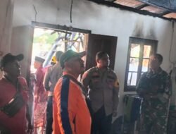 Dapur Terbakar, Seorang Lansia di Situbondo Diselamatkan Istri saat Rumah Dilalap Api