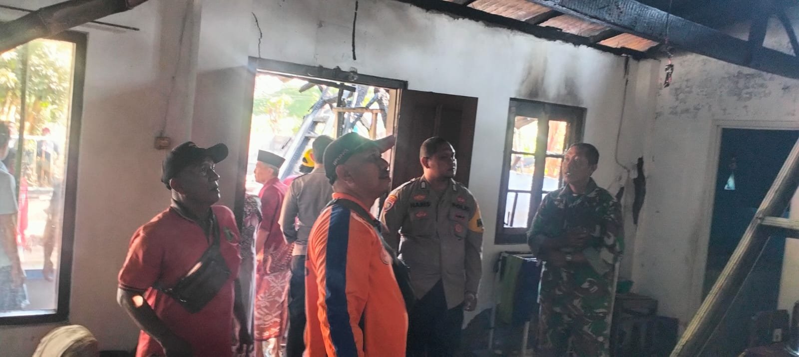 Rumah warga Situbondo yang hangus terbakar. (Foto: Pusdalops-PB BPBD Situbondo)