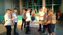 Satgas Pangan Polres Jember menyidak salah satu produsen beras, Selasa (22/7/2025). (Foto: Istimewa)