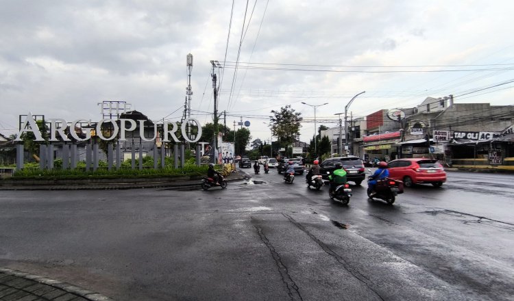 Kondisi lalu lintas simpang empat Argopuro. (Foto: Istimewa)