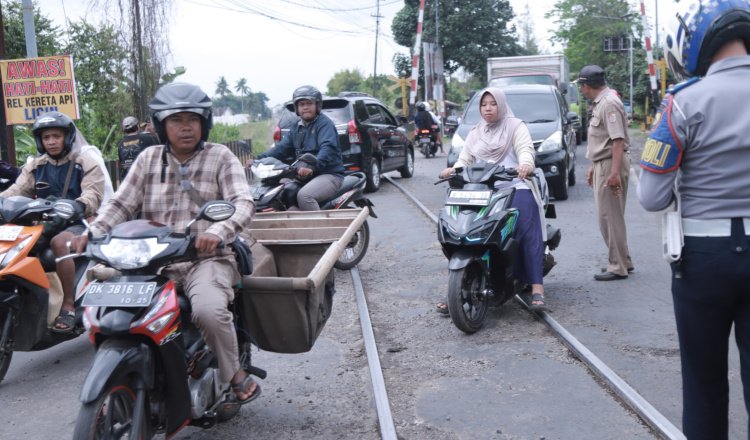 Kondisi rel kereta api Pecoro, Senin (7/7/2025). (Foto: Dok/Diskominfo Jember)