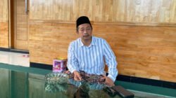 KH Misbachuk atau Gus Miftah diwawancarai media terkait fatwa haram sound horeg. (Foto: Istimewa)