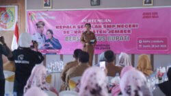 Gus Fawait berpidato di depan para Kepala SMP se-Jember, Senin (28/7/2025). (Foto: Dok/Diskominfo Jember)