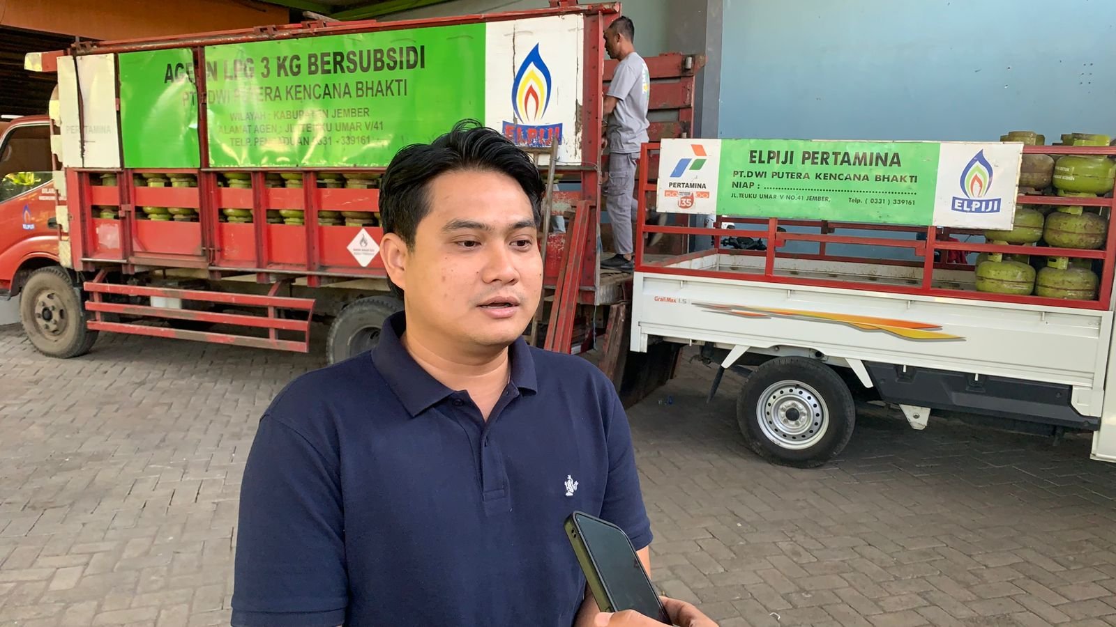 Kepala Bidang LPG Hiswana Migas Area Besuki diwawancarai media, Rabu (23/7/2025). (Foto: Istimewa)