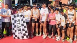 Bupati Situbondo melepas peserta event color run. (Foto: Zainul Hasan - ZONA INDONESIA)