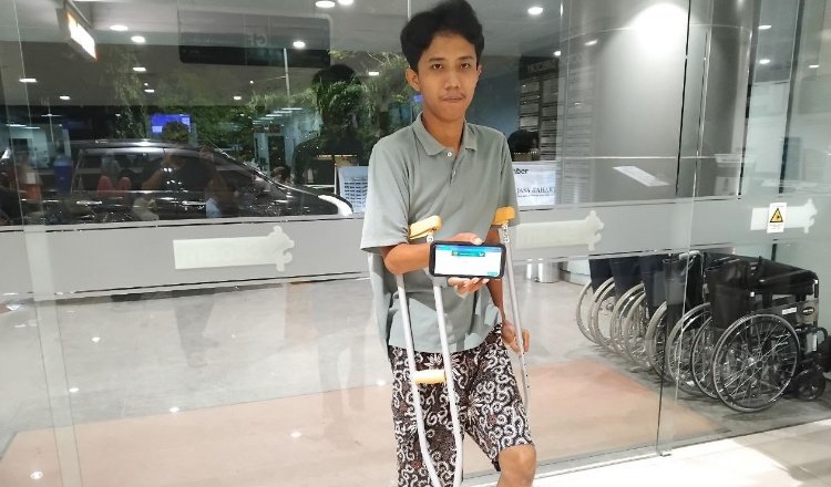 Peserta JKN mendapatkan layanan medis usai kecelakaan. (Foto: Dok/Humas BPJS Kesehatan Cabang Jember)