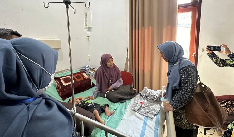 Peserta JKN menjalani perawatan medis. (Foto: Dok/Humas BPJS Kesehatan Cabang Jember)